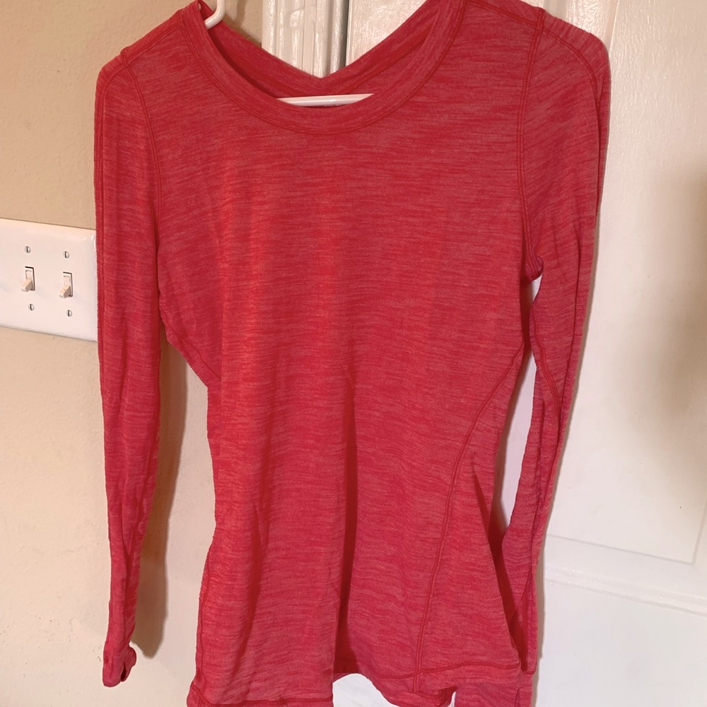 Lululemon Womens 6 pink long sleeved top